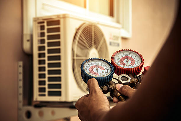 Professional Hvac technician working in Round Rock, TX